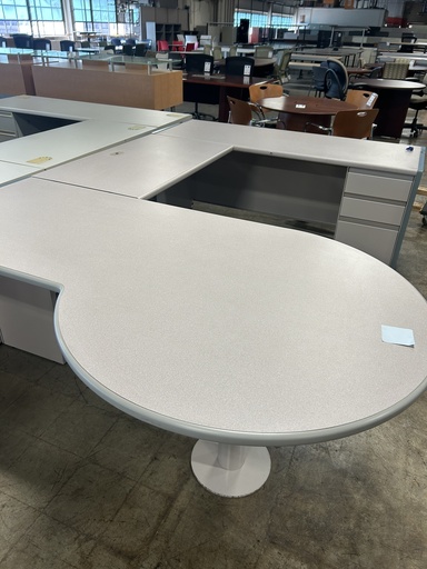 "P" Top Off White U Desk w/Single Ped 