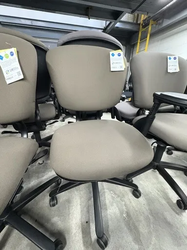 Haworth Improv work chair (no arms) Khaki 