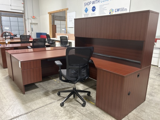 72x101 LaCasse RH L Shape Desk w/Hutch - Cherry