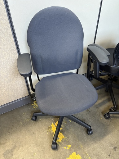 Steelcase task chair, adjustable arms, Charcoal fabric, Black Frame