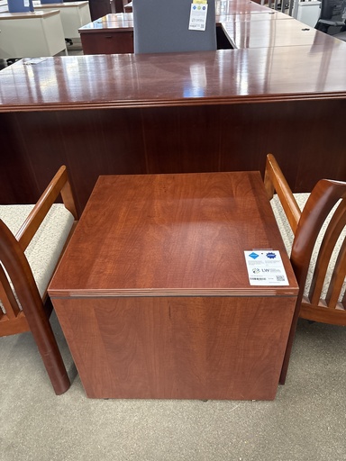 24x24 End Table (Cherry)