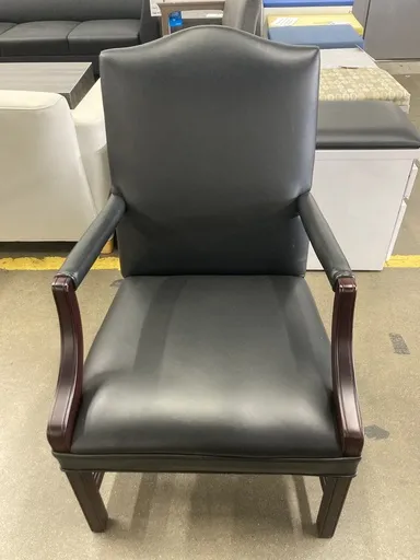 Black Leather Traditional Guest Chair Mahogany Frame 