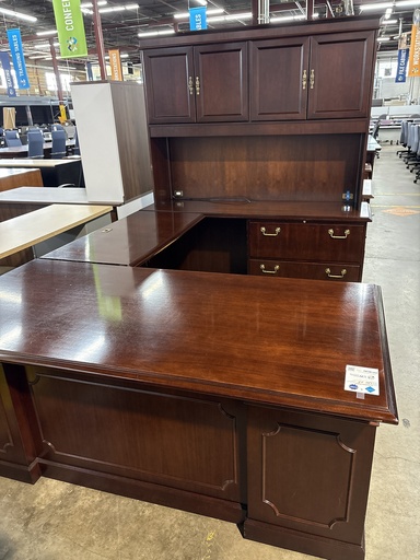 72"x104" (RH) Traditional U-Group w/Hutch 