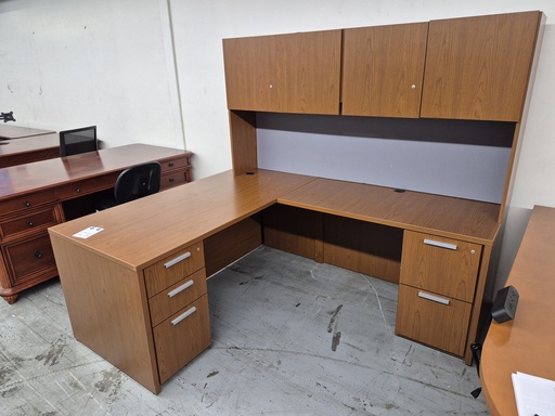National L Shape Desk - RH DBL Ped, Light Cherry w/ hutch 