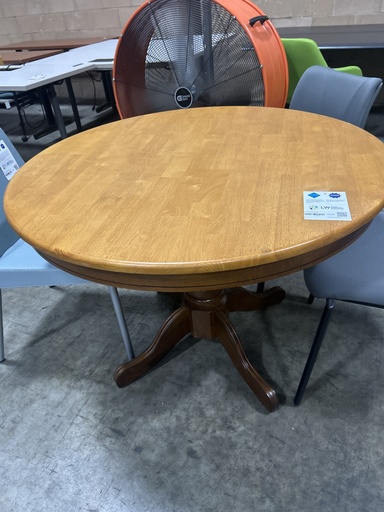 42" Oak Round Table