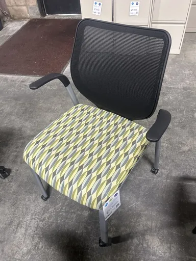 Hon Mesh Back Guest Chair w/ Wheels, Green Pattern Seat