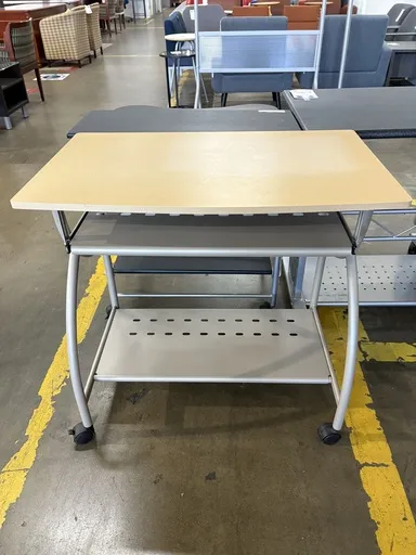 Compact Computer desk, 32" x 20"