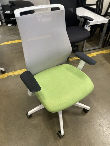 SOI Hexy HB Task chair, white frame, grey mesh, green fabric seat