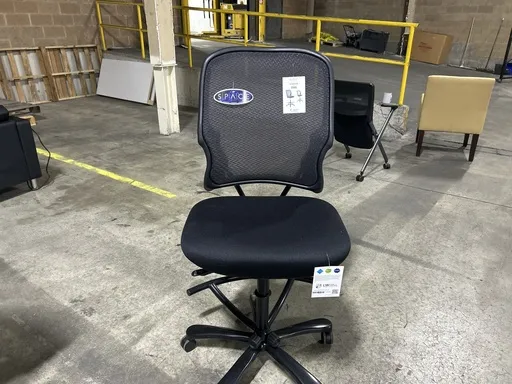 [1537A720D] OS-Armless Mesh Back Stool w/ Black Seat  