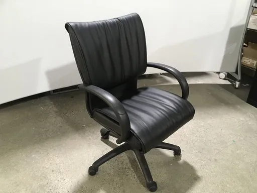 SOI Glove Executive Black Vinyl chair